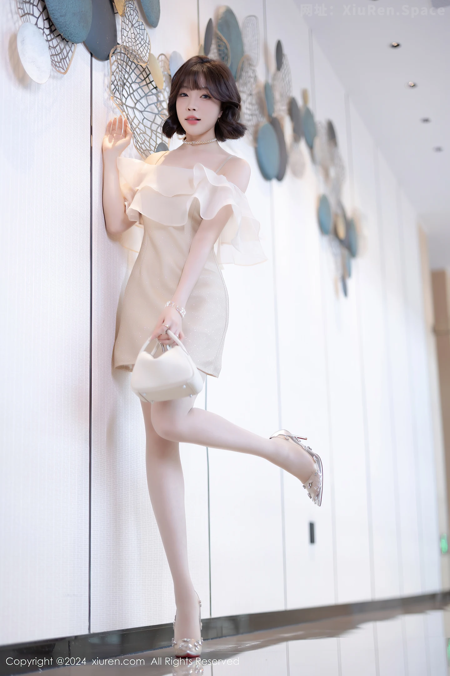 图片[5]-[XiuRen秀人网]VOL.8917 女神徐莉芝Booty性感浅色连衣短裙+黑色情趣内衣迷人诱惑写真90P-秀人网官方网站